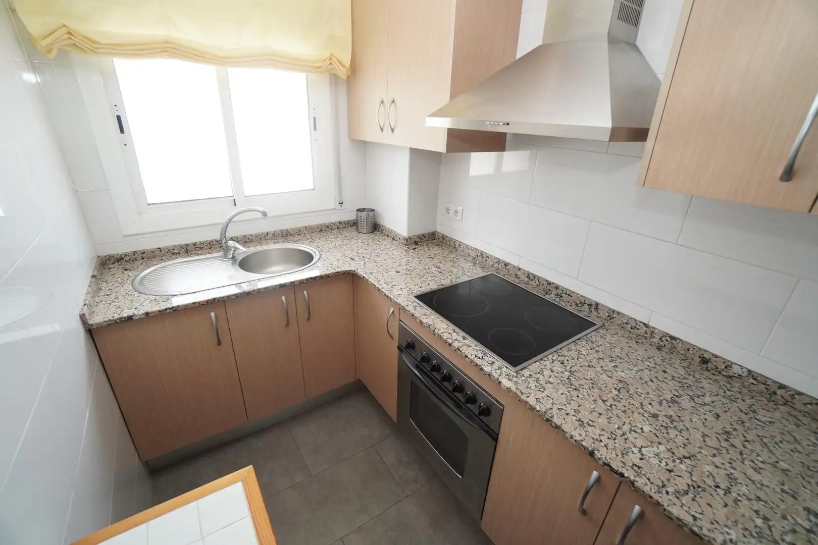 Kitchen of Flat for rent in El Vendrell  with Furnished and Balcony