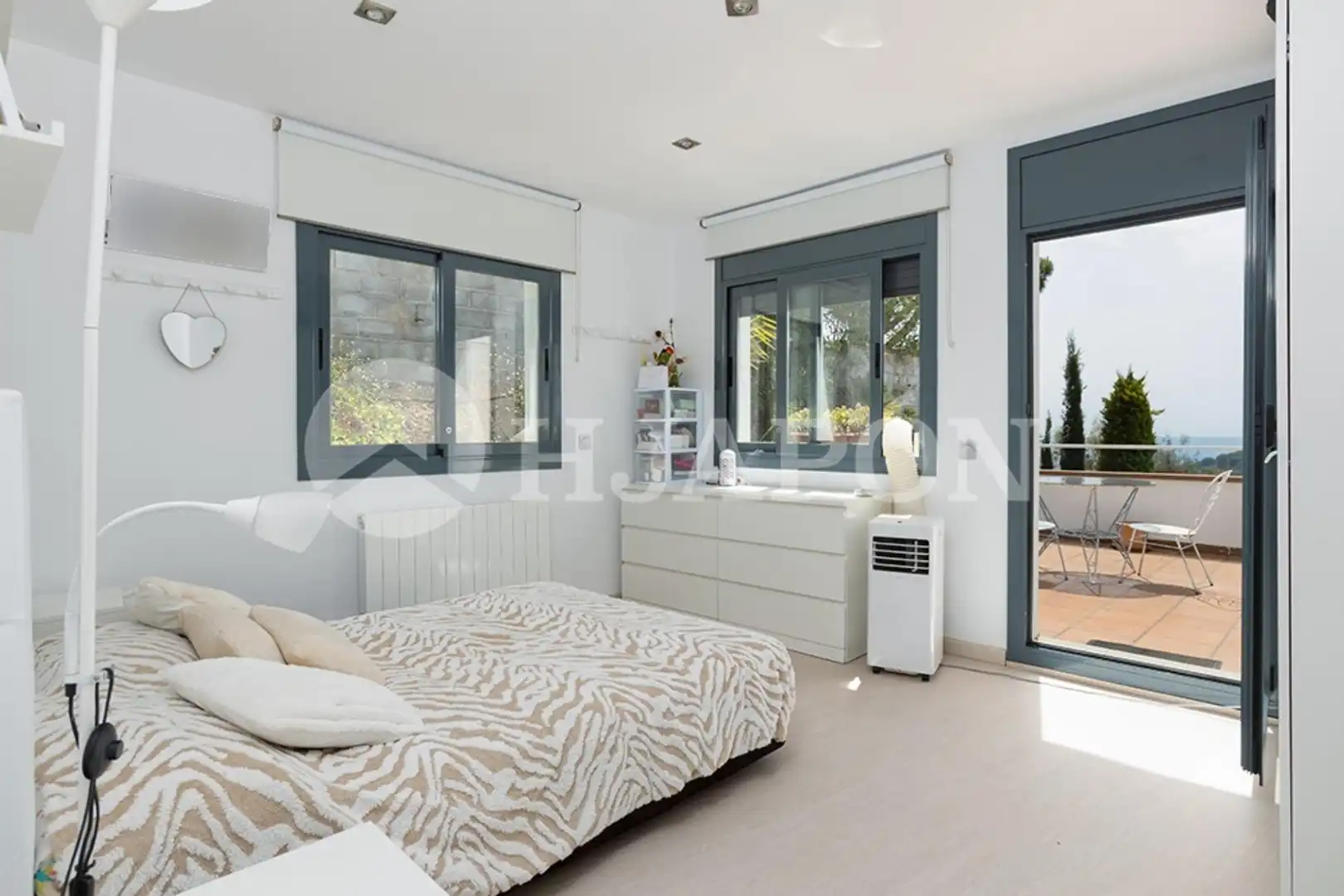 Bedroom of Houses for sale in Alella  with Heating, Private garden and Terrace