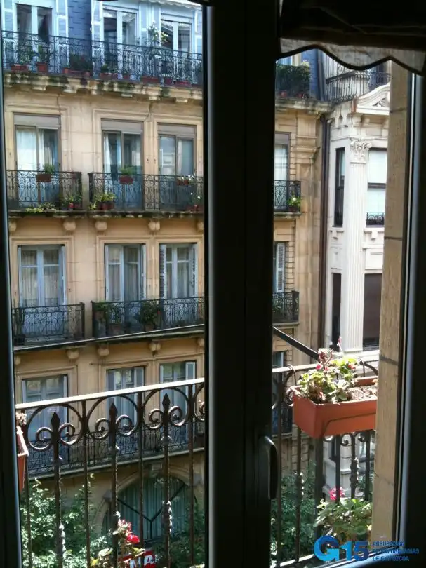 Terrassa de Pis de lloguer en Donostia - San Sebastián  amb Calefacció i Balcó