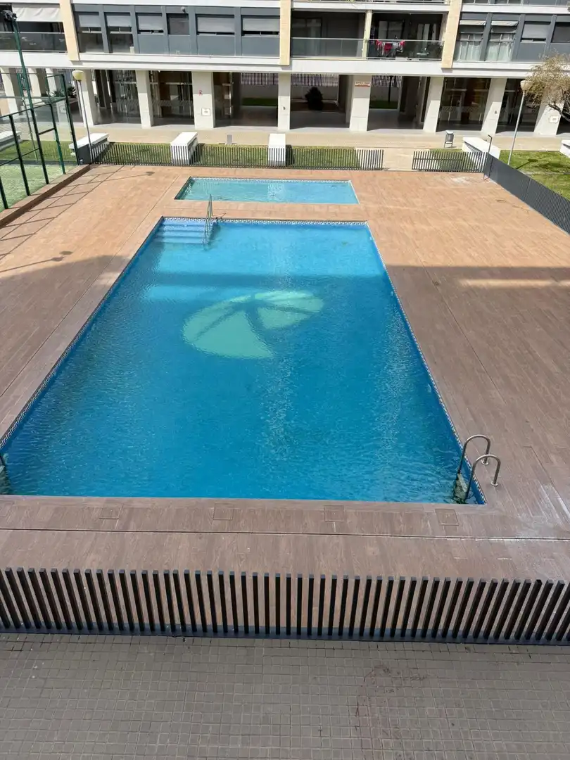 Piscina de Pis en venda en Castellón de la Plana / Castelló de la Plana amb Traster, Balcó i Piscina comunitària