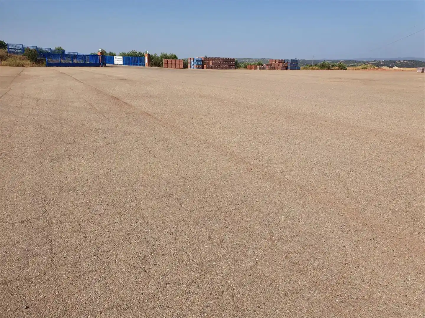 Parkplatz von Fabrikhallen zur Miete in Bailén, Jaén
