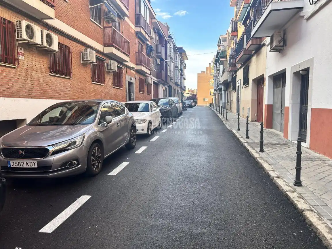 Exterior view of Garage for sale in Madrid