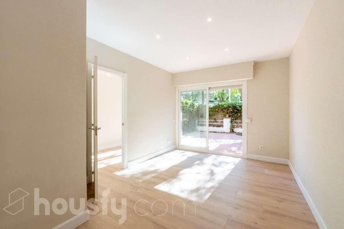 Habitación de Planta baja en venta en Vilanova i la Geltrú con Aire acondicionado, Calefacción y Jardín privado