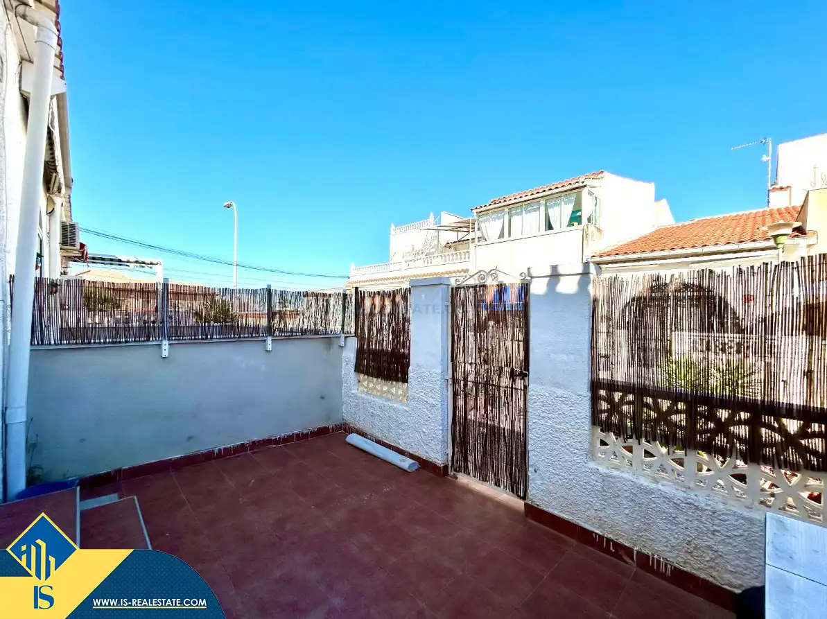 Adossat amb jardí en venda a Zona Carrefour - Urbanizaciones, imagen 17