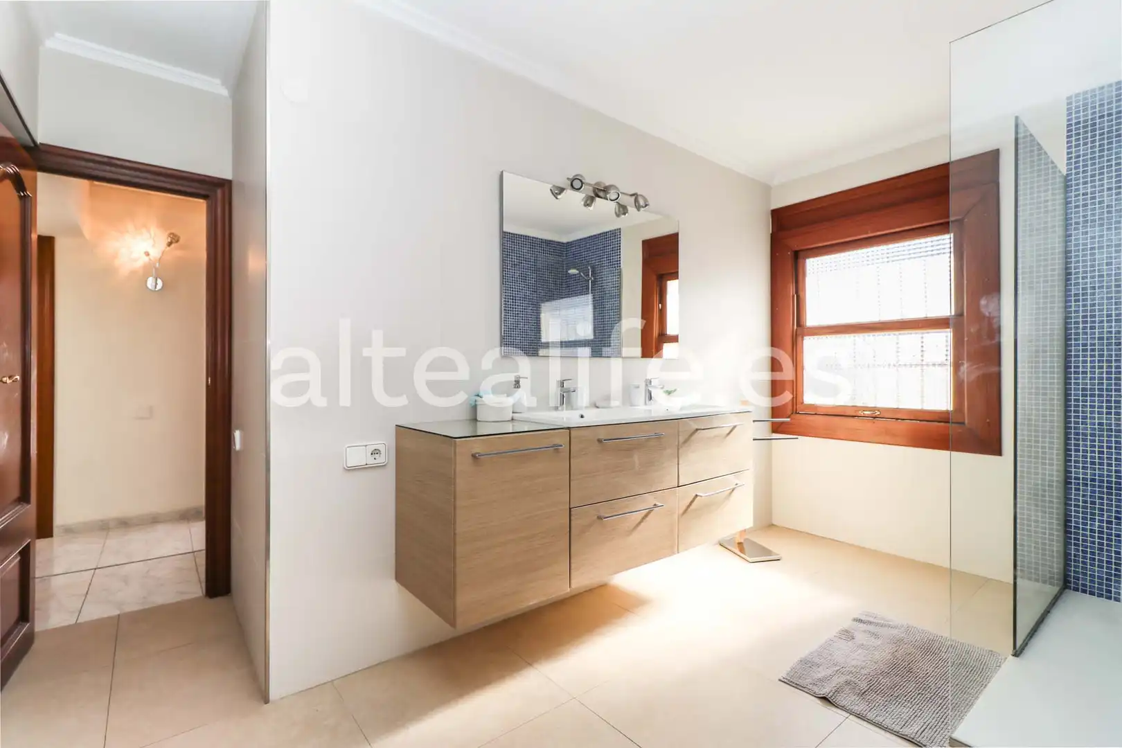 Badezimmer von Dachboden zum Verkauf in Benidorm mit Klimaanlage und Terrasse
