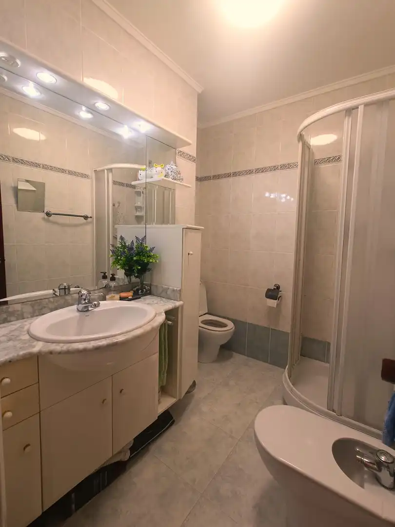 Bathroom of Flat for sale in Bilbao   with Heating, Terrace and Storage room