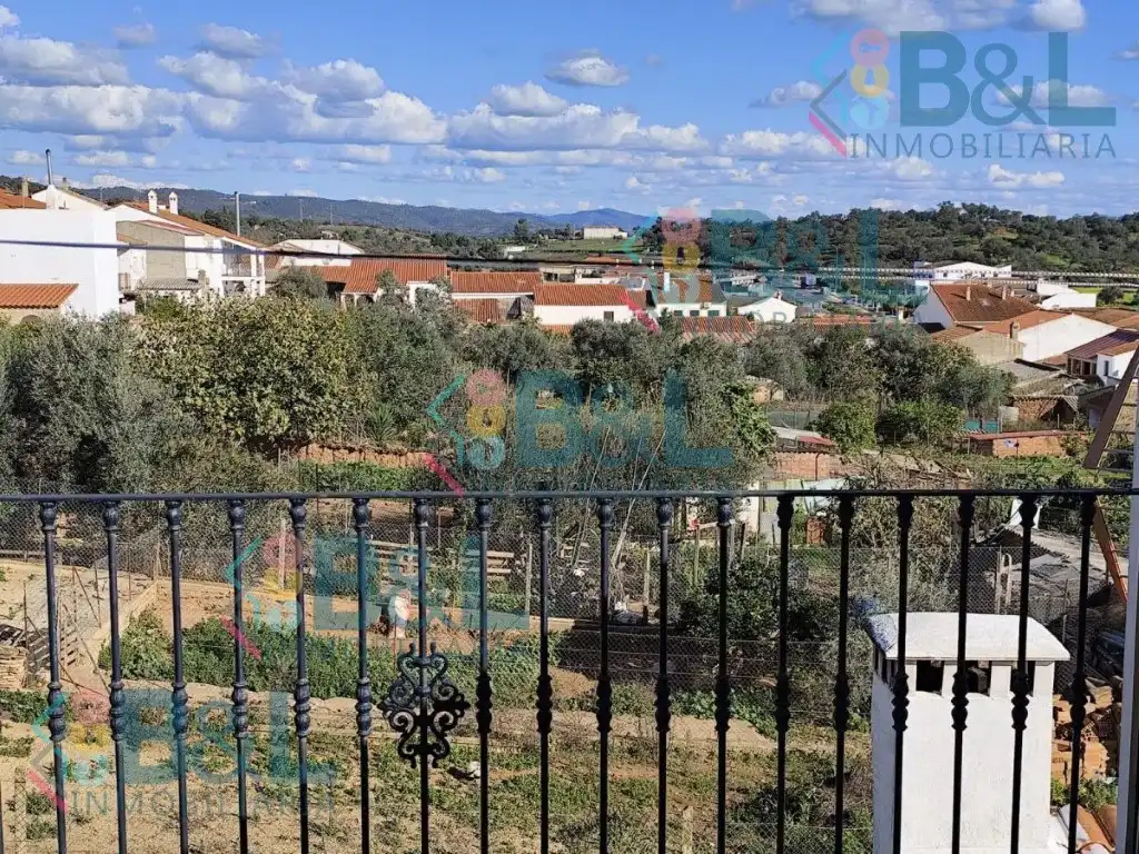 Vista exterior de Pis en venda en Rosal de la Frontera amb Terrassa