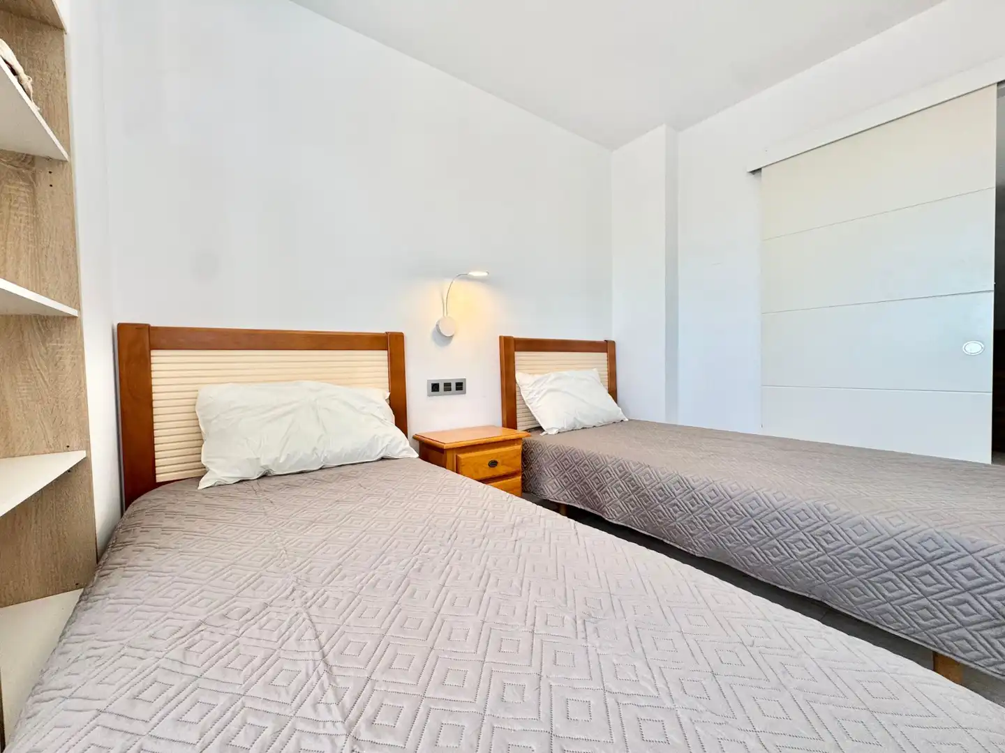 Dormitori de Apartament de lloguer en Torrevieja amb Piscina, Moblat i Rentadora