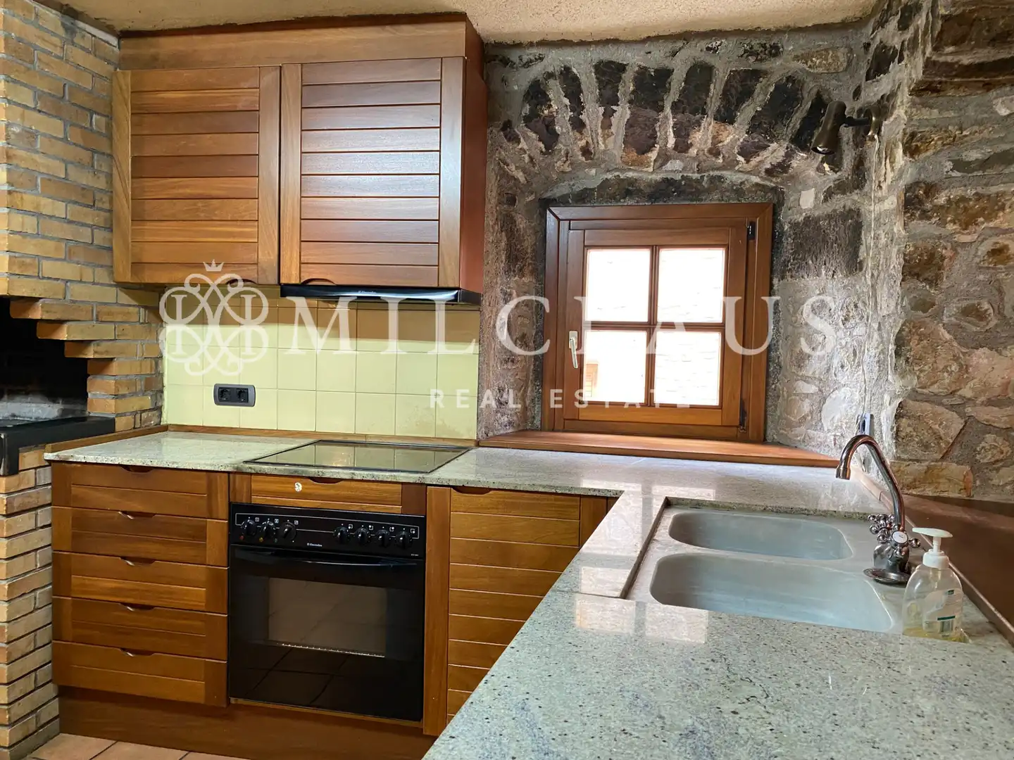 Cuina de Casa o xalet de lloguer en Talamanca amb Calefacció, Parquet i Forn