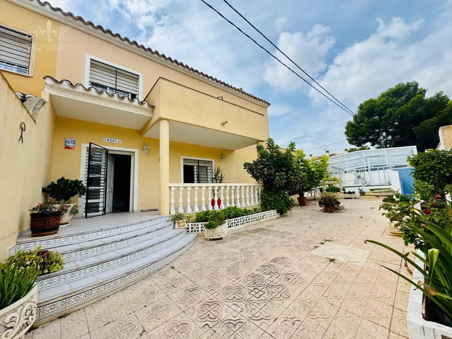 Außenansicht von Einfamilien-Reihenhaus zum Verkauf in L'Alfàs del Pi mit Klimaanlage, Terrasse und Schwimmbad