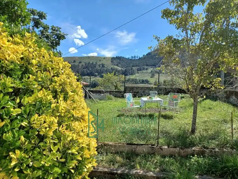 Garten von Einfamilien-Reihenhaus zum Verkauf in Oviedo  mit Privatgarten, Möbliert und Ofen