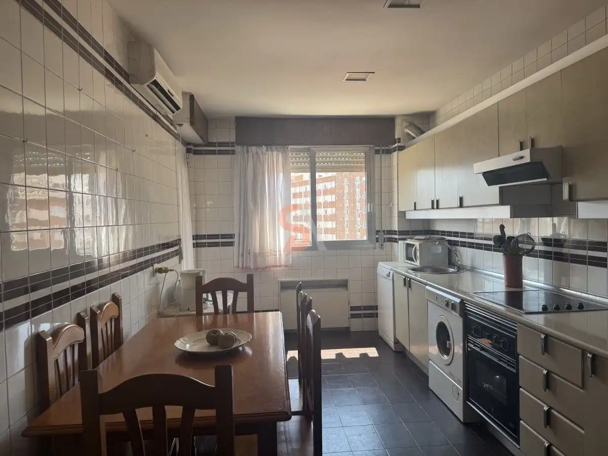 Cuina de Pis en venda en Valladolid amb Aire condicionat, Calefacció i Terrassa