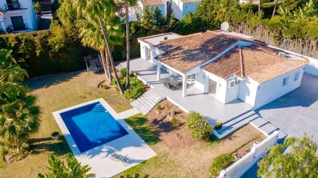 Casa-chalet en Venta en Avenida de las Golondrinas en Atalaya - Isdabe