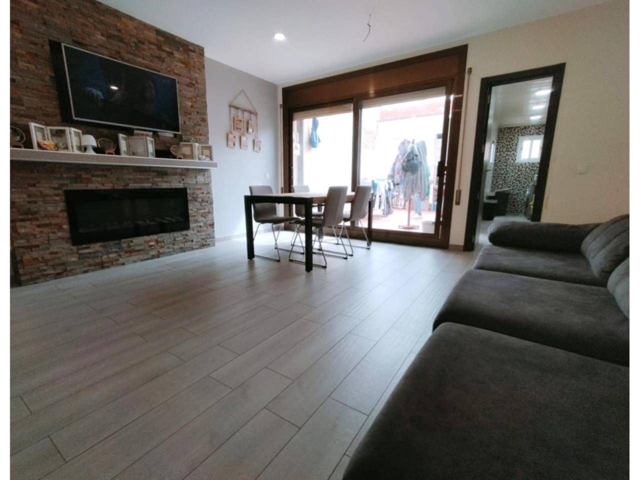 Living room of Single-family semi-detached for sale in Terrassa  with Air Conditioner, Heating and Private garden