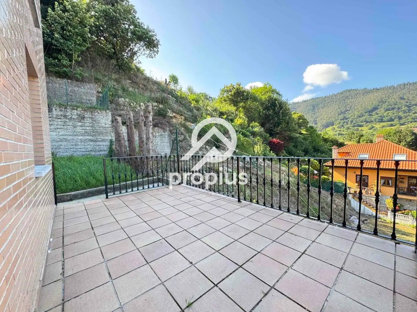 Terraza de Casa adosada en venta en Piloña con Calefacción, Jardín privado y Parquet