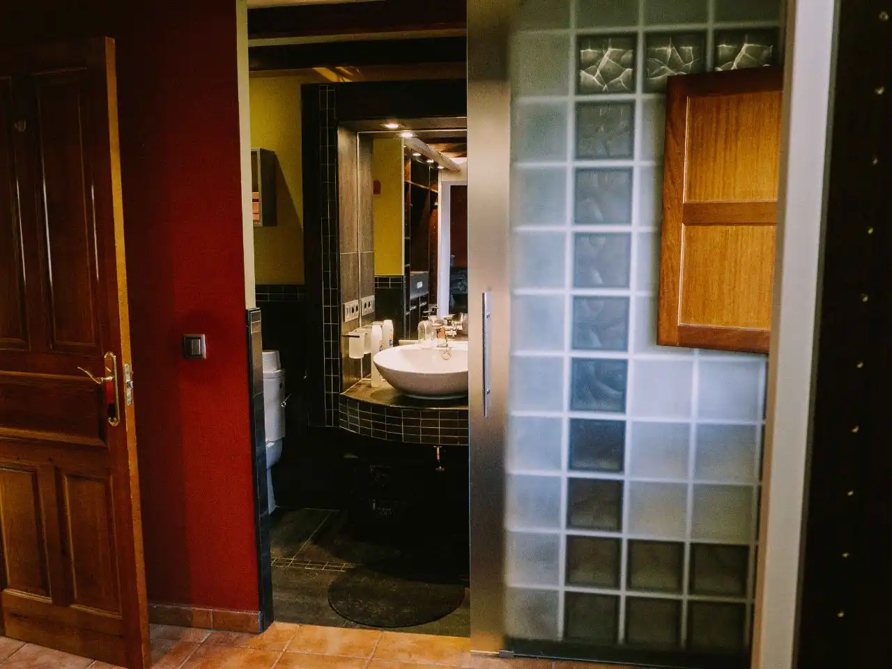Bathroom of Houses for sale in Husillos , Palencia