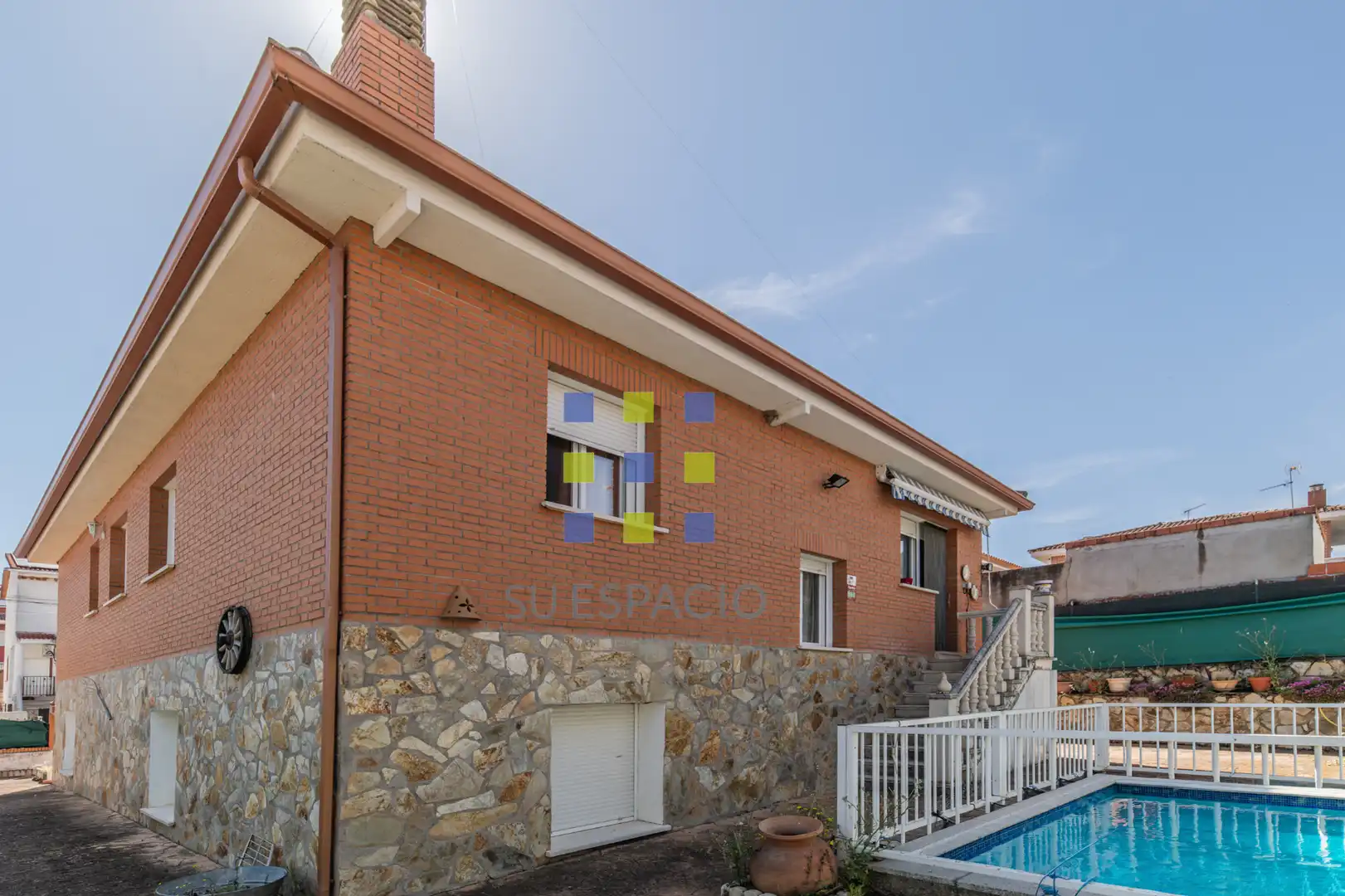 Außenansicht von Haus oder Chalet zum Verkauf in Méntrida mit Heizung, Privatgarten und Terrasse