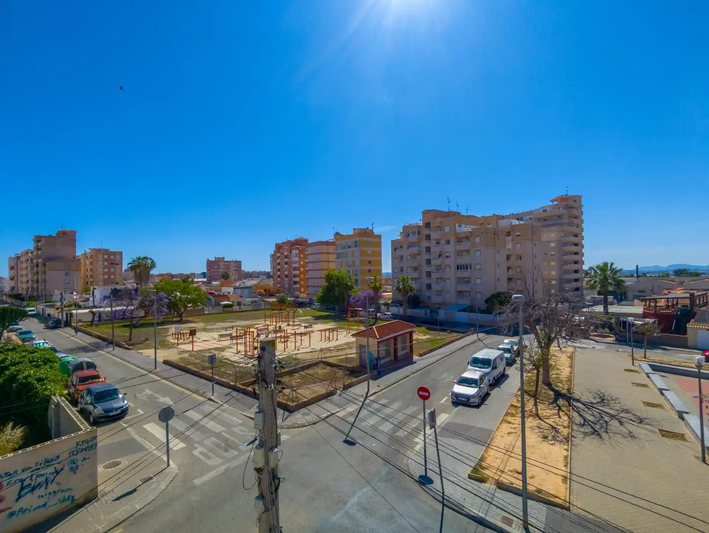 Vista exterior de Casa o chalet en venta en Torrevieja con Aire acondicionado, Jardín privado y Amueblado