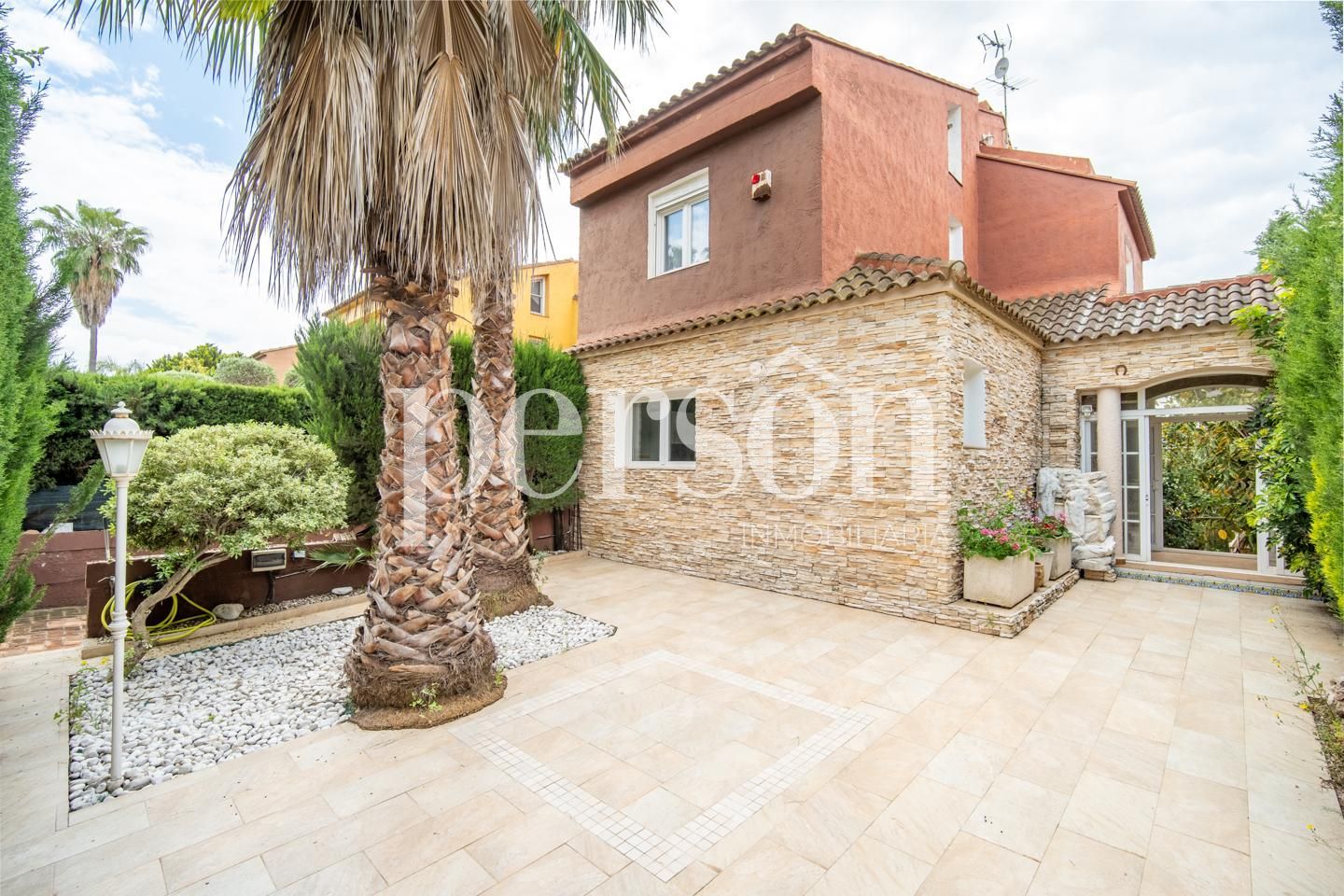 Vista exterior de Casa o xalet en venda en Paterna amb Aire condicionat, Calefacció i Terrassa