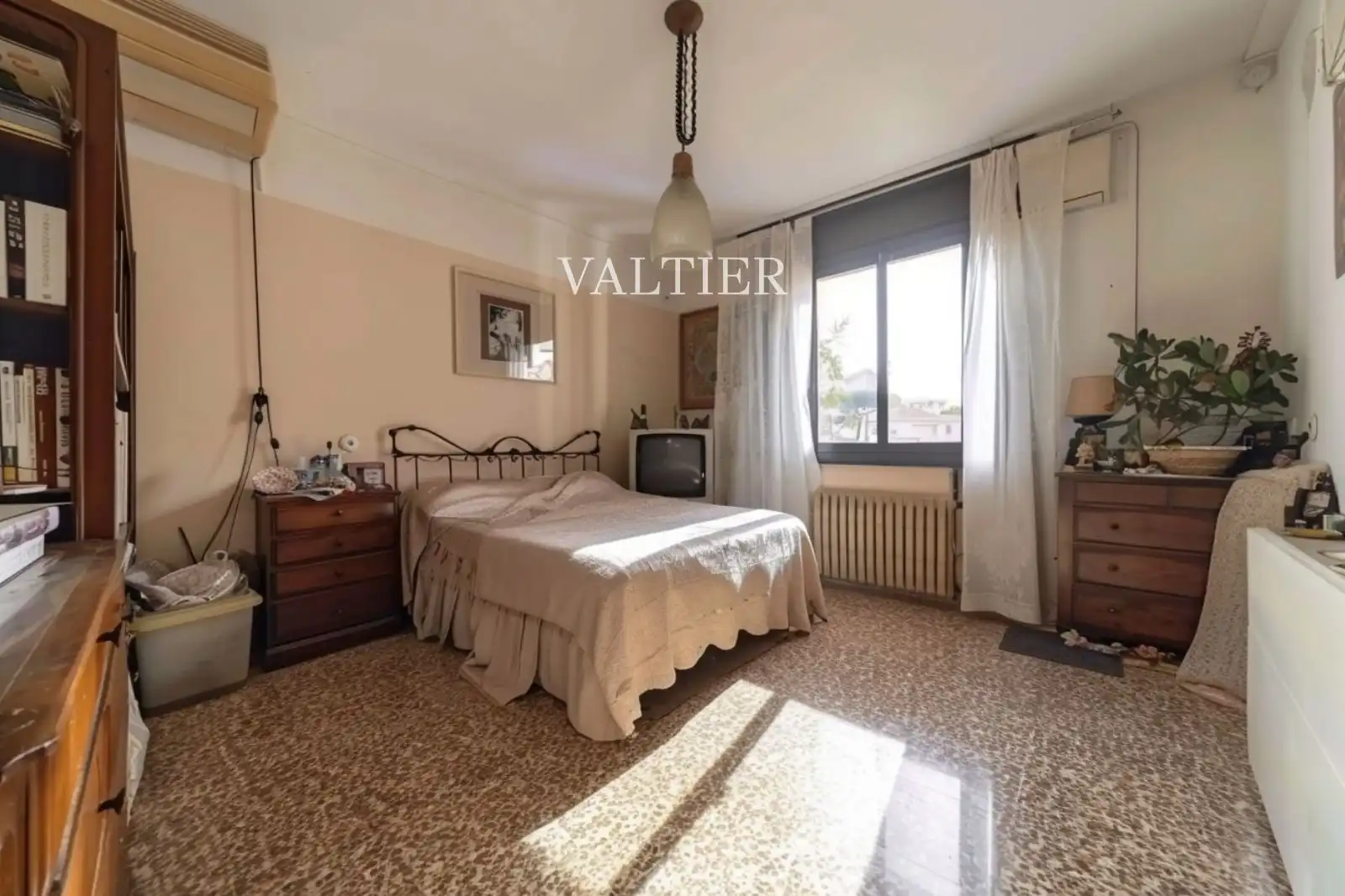Bedroom of Flat for sale in Madrid  with Terrace, Storage room and Furnished