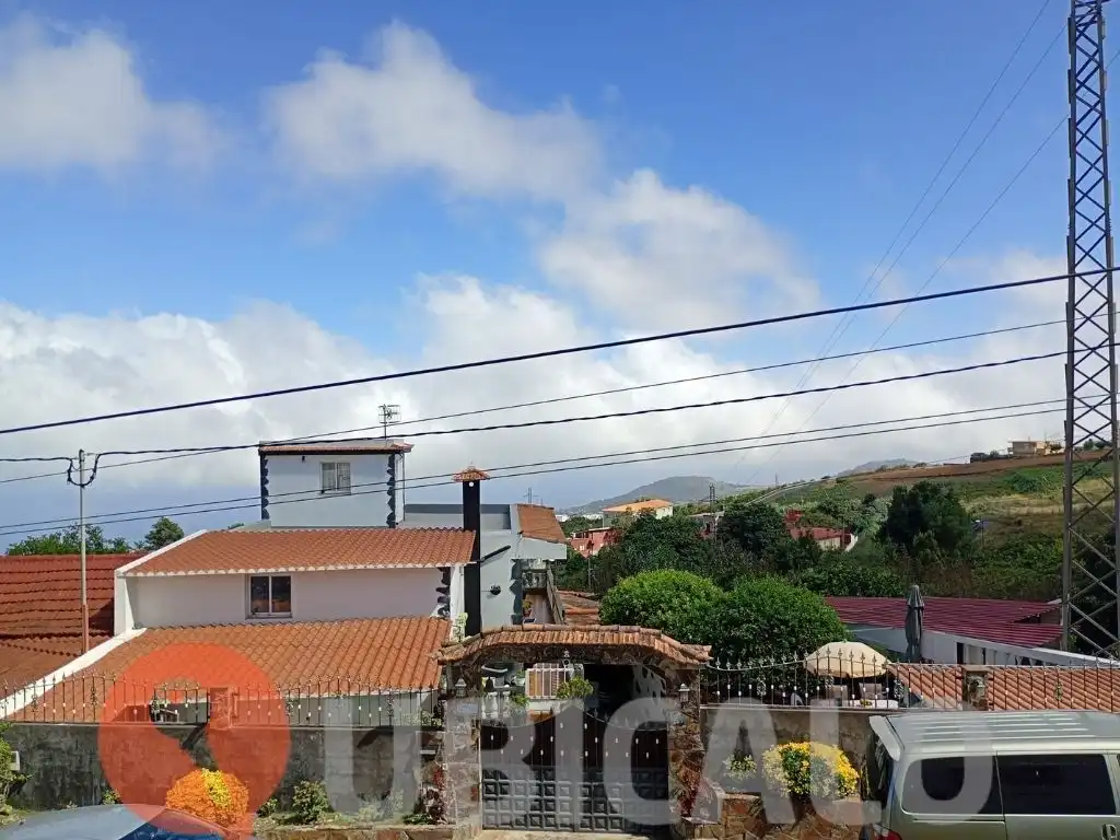 Vista exterior de Casa adosada en venda en Tacoronte amb Terrassa, Traster i Moblat