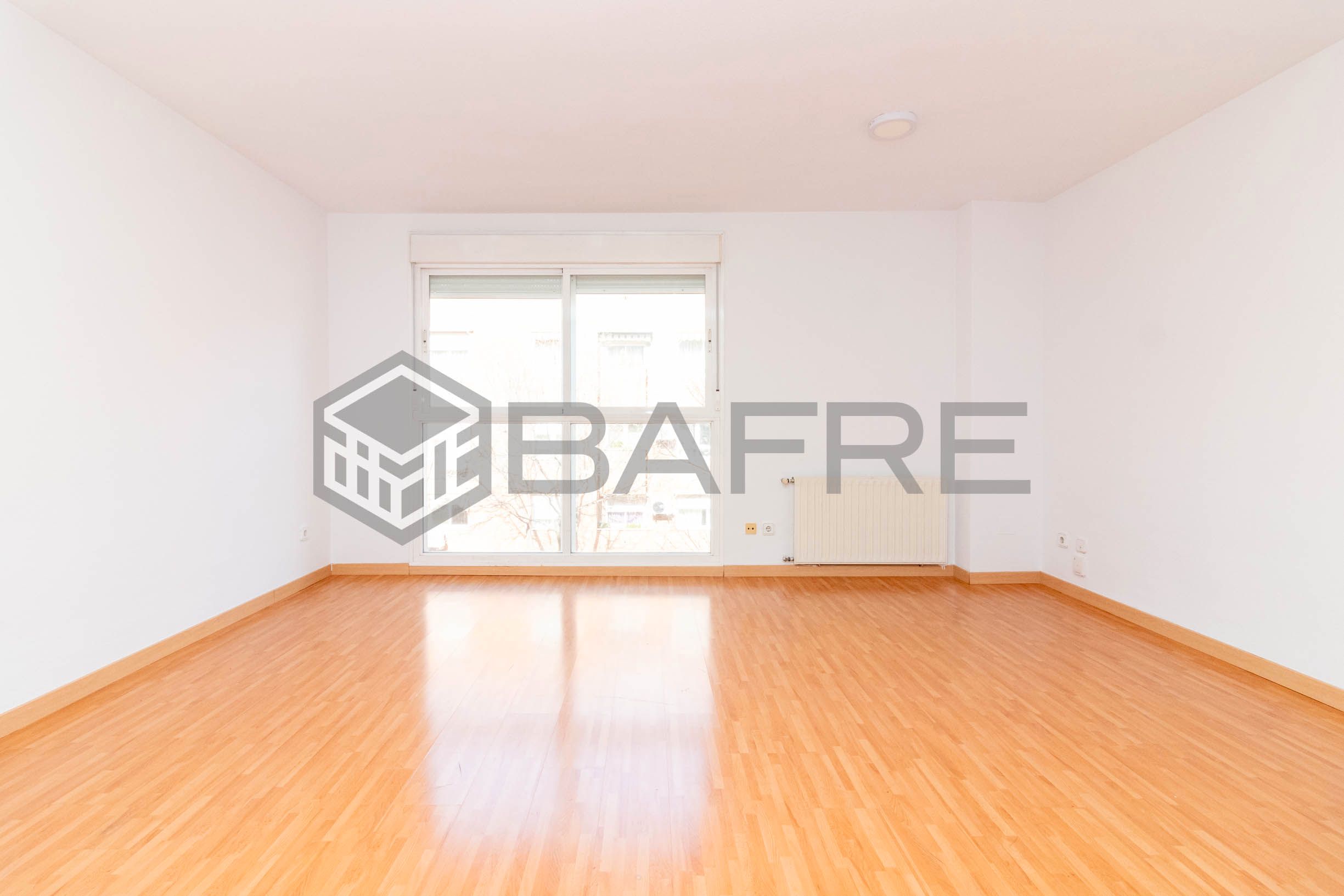 Vista exterior de Pis en venda en  Madrid Capital amb Calefacció