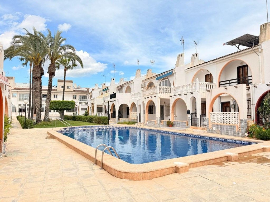 Exterior view of House or chalet for sale in Torrevieja  with Air Conditioner and Swimming Pool