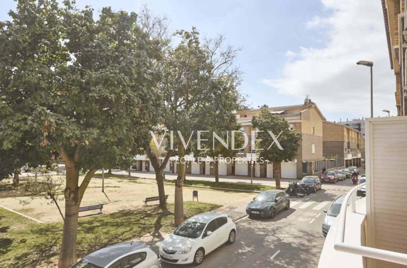 Vista exterior de Casa adosada en venta en Viladecans con Calefacción, Jardín privado y Terraza