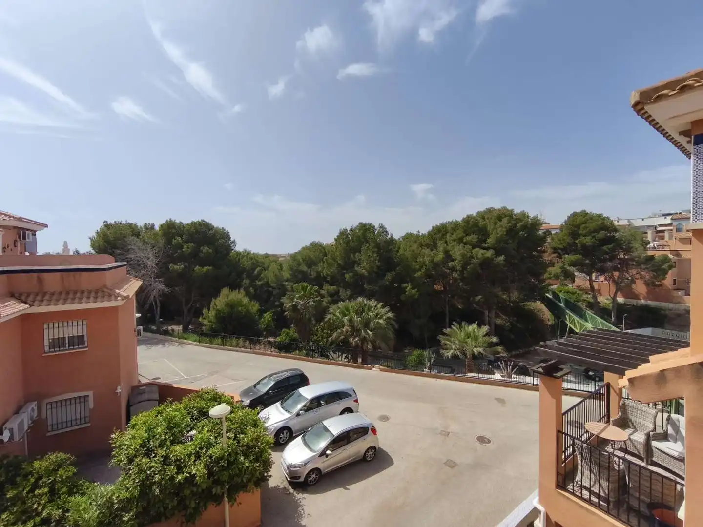 Außenansicht von Wohnungen zum Verkauf in Orihuela mit Klimaanlage, Heizung und Schwimmbad