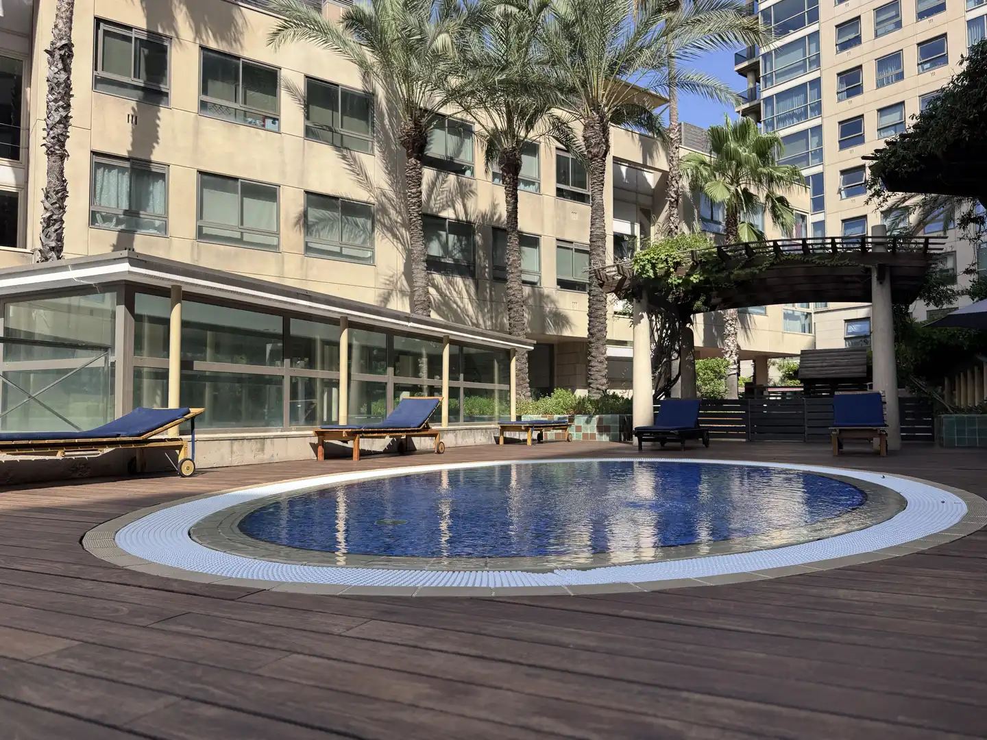 Swimming pool of Flat for rent in Barcelona