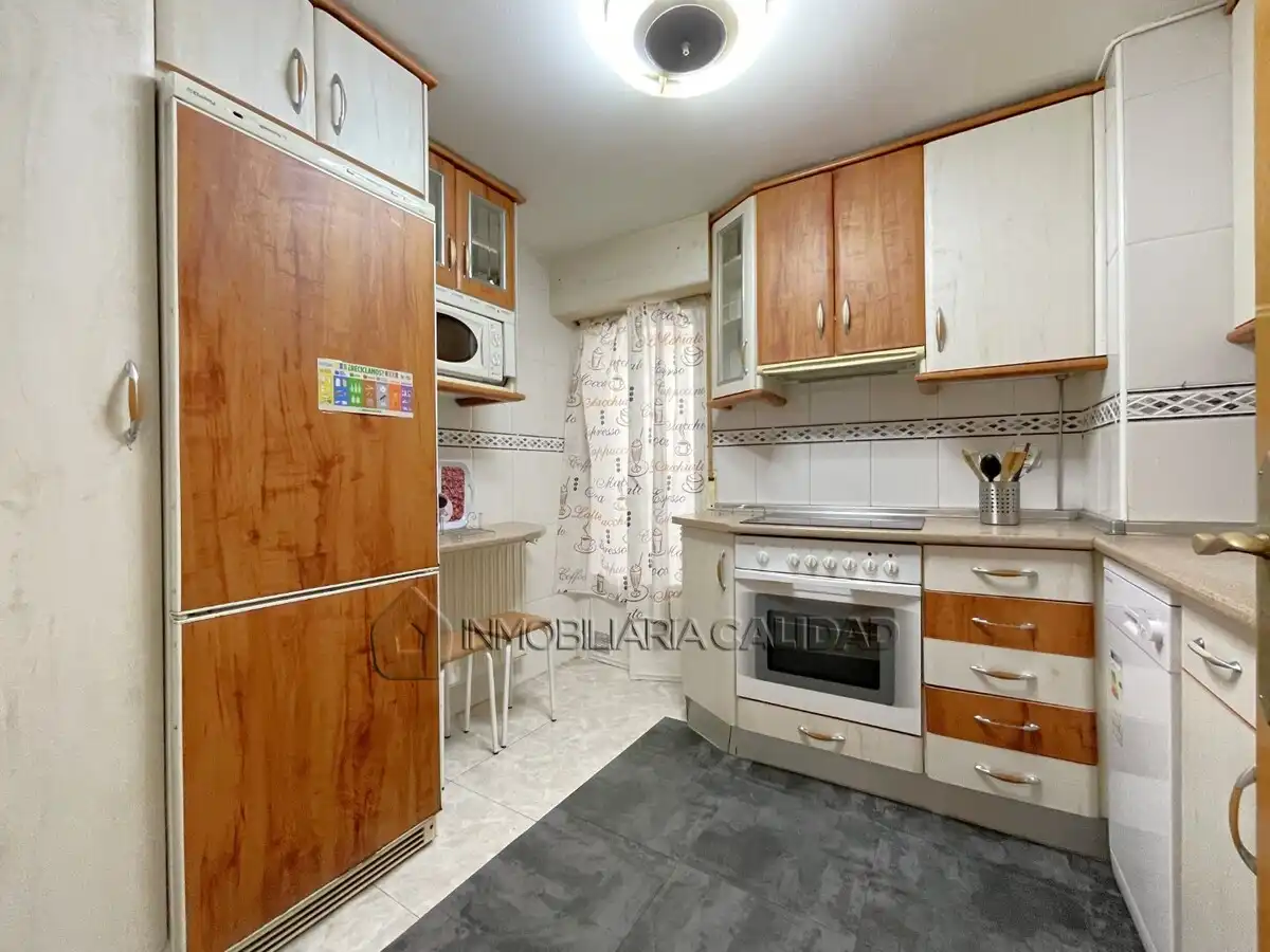 Kitchen of Flat for rent in Burgos  with Heating, Terrace and Furnished