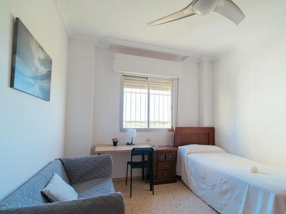 Bedroom of Flat to share in  Sevilla Capital  with Furnished and Washing machine