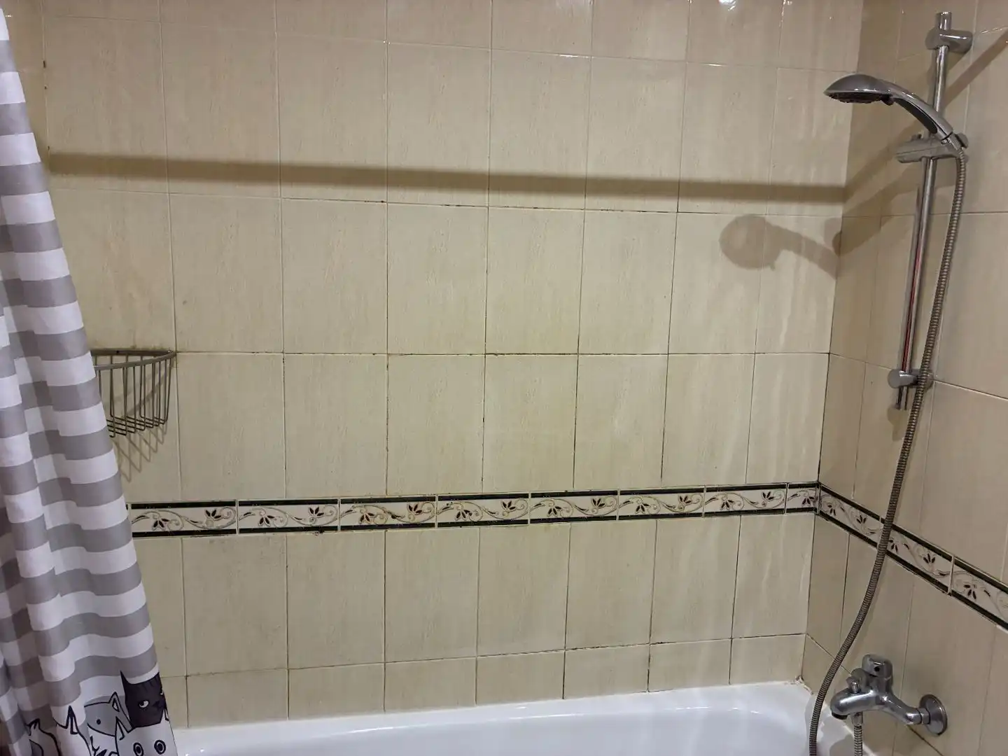 Badezimmer von Maisonette zur Miete in Dos Hermanas mit Klimaanlage, Privatgarten und Abstellraum