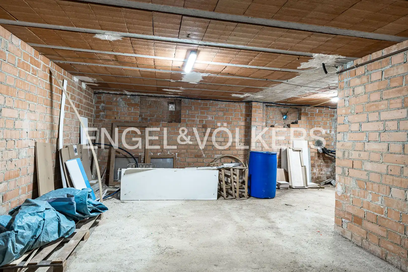 Houses for sale in El Vendrell  with Heating, Private garden and Parquet flooring