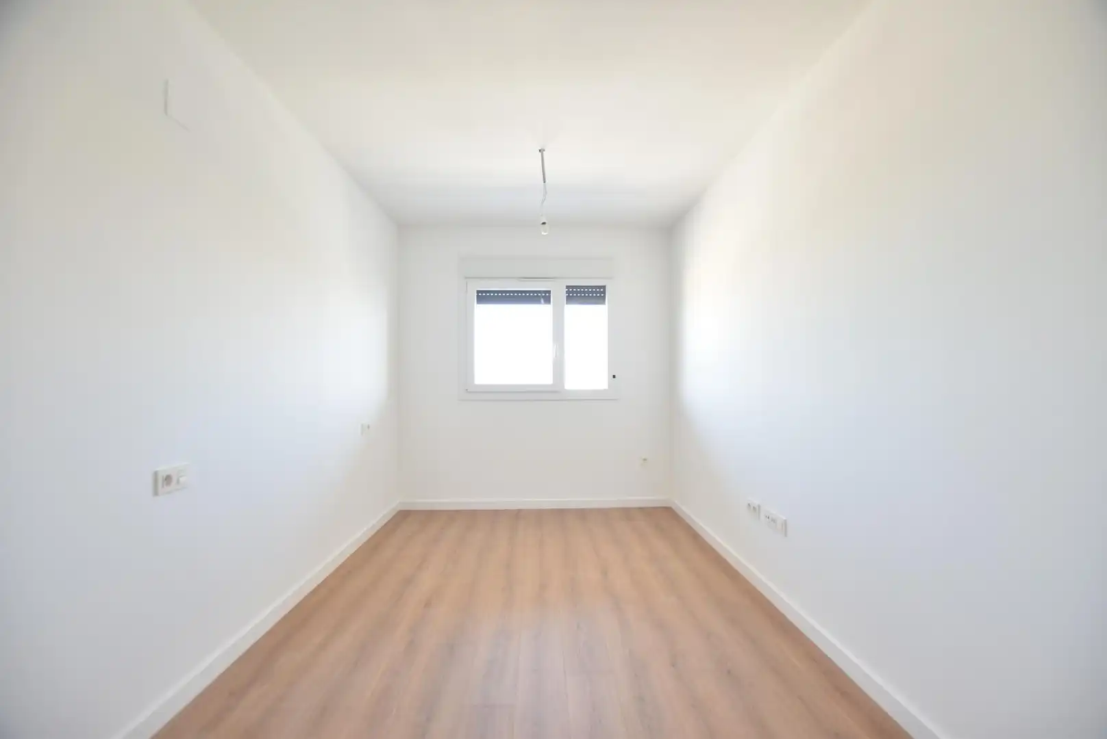 Habitación de Piso de alquiler en Granada con Calefacción, Terraza y Piscina comunitaria