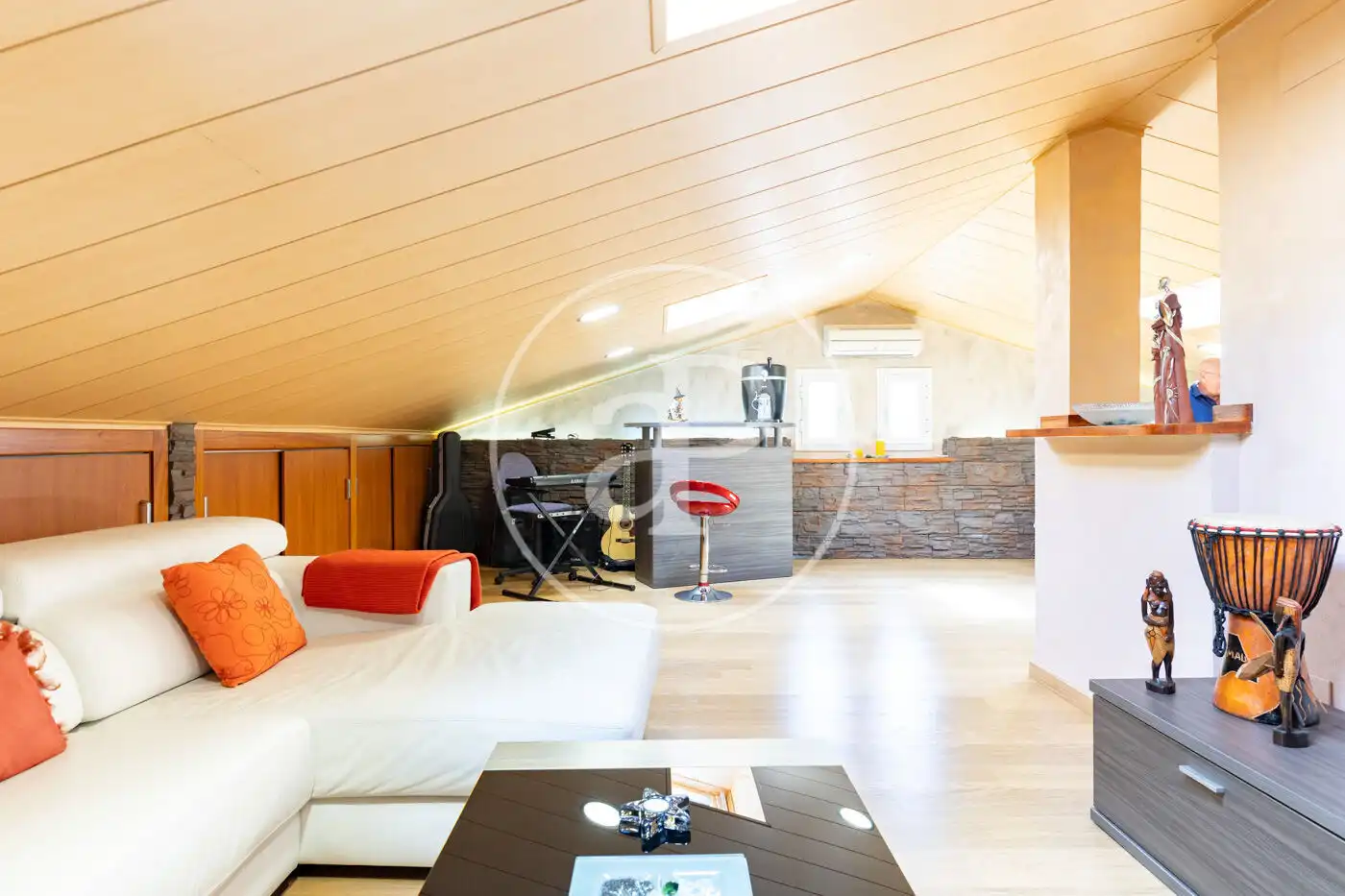 Wohnzimmer von Einfamilien-Reihenhaus zum Verkauf in Sant Quirze del Vallès mit Klimaanlage, Heizung und Privatgarten