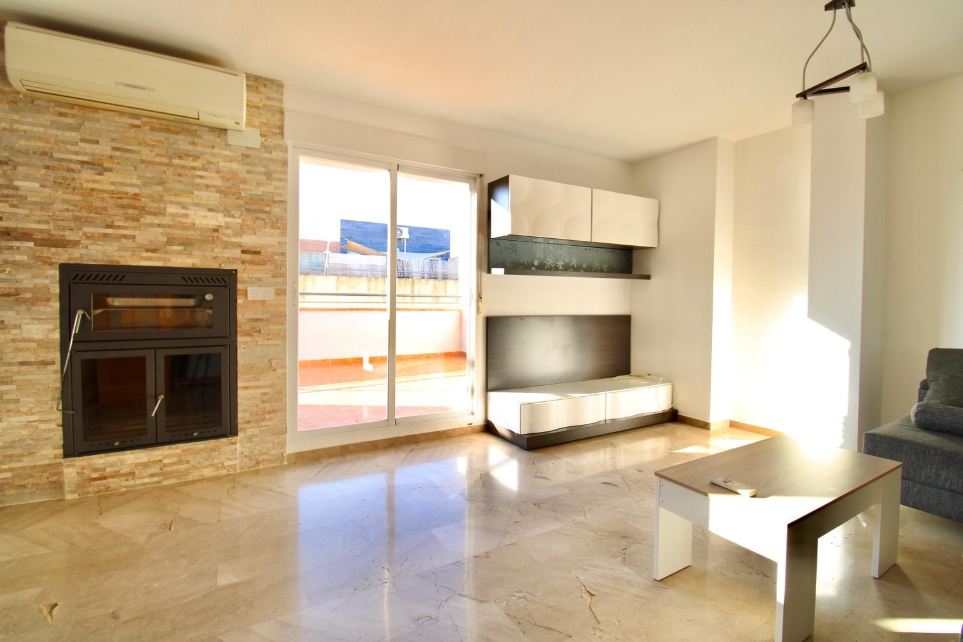 Sala d'estar de Àtic en venda en Churriana de la Vega amb Aire condicionat i Terrassa