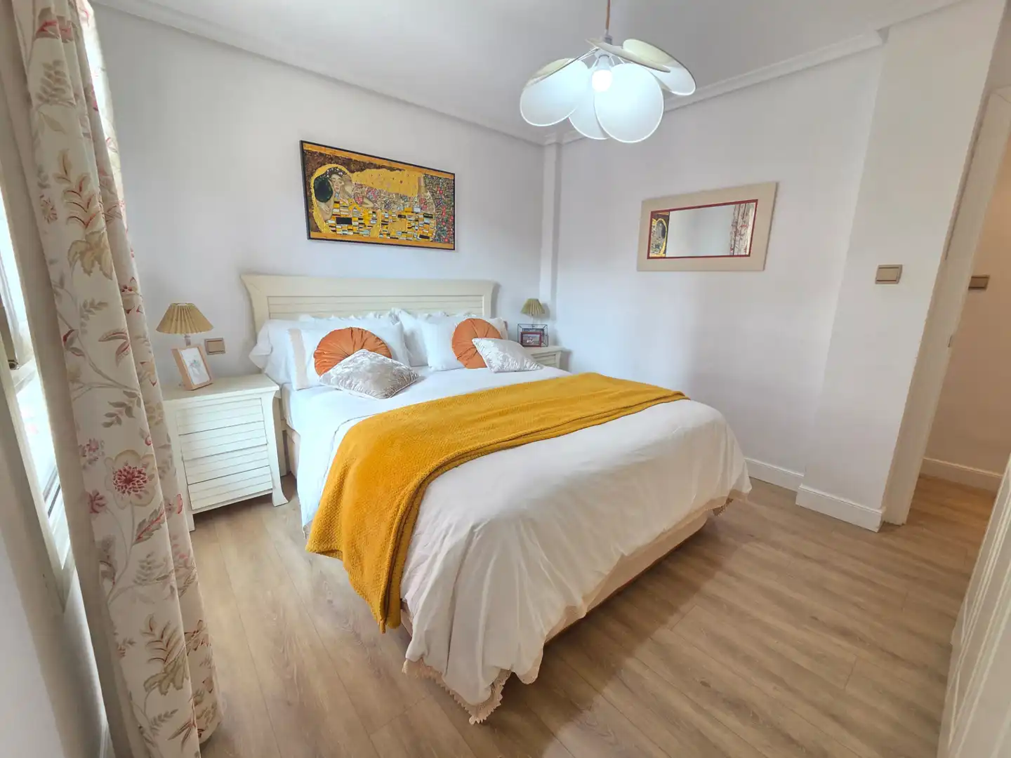 Bedroom of Flat for sale in Bilbao   with Heating and Balcony