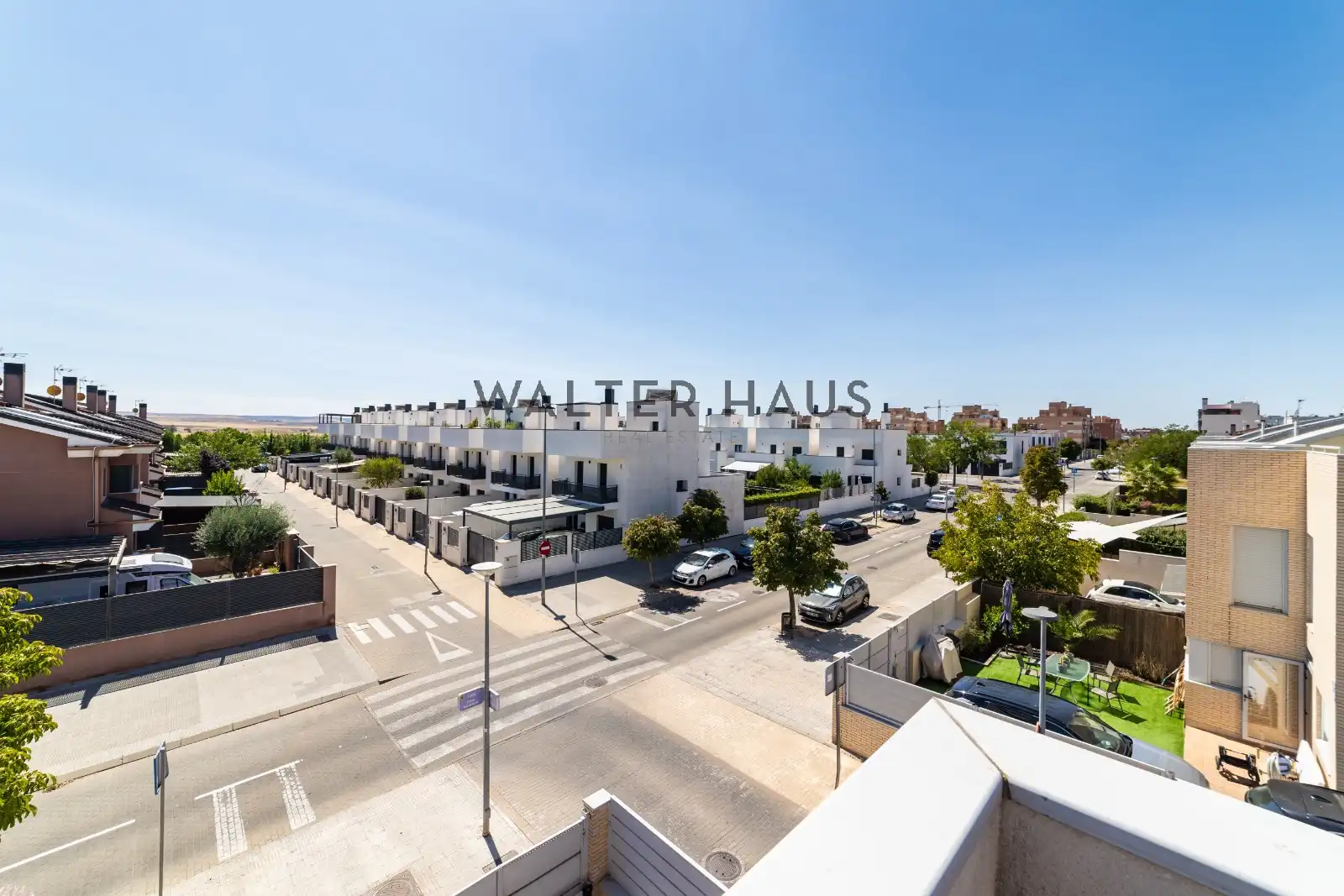Vista exterior de Casa adosada en venda en Torrejón de Ardoz amb Aire condicionat, Calefacció i Terrassa