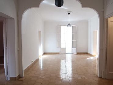 Appartamento con balcone in affitto a Centre