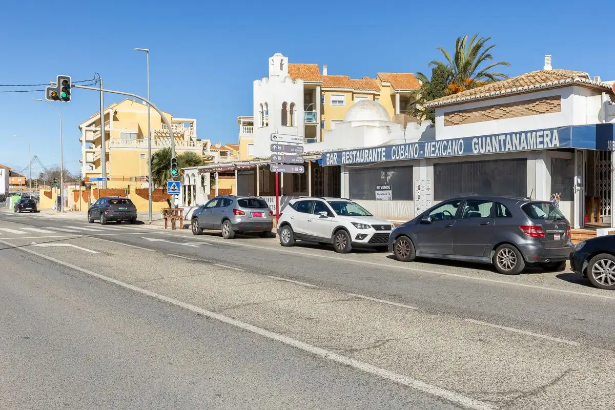 Locale commerciale in vendita a Carr. de les Marines a Dénia