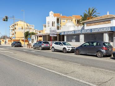 Locale commerciale in vendita a Carr. de les Marines a Dénia