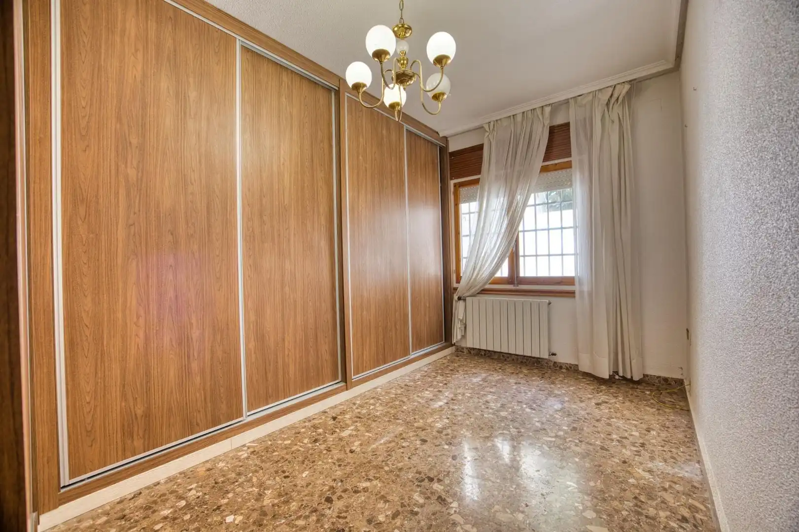 Habitación de Casa o chalet en venta en Mutxamel con Aire acondicionado, Calefacción y Jardín privado