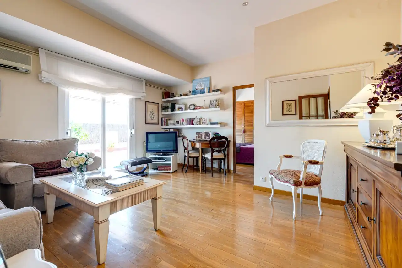 Sala d'estar de Àtic en venda en Barcelona amb Aire condicionat, Calefacció i Terrassa