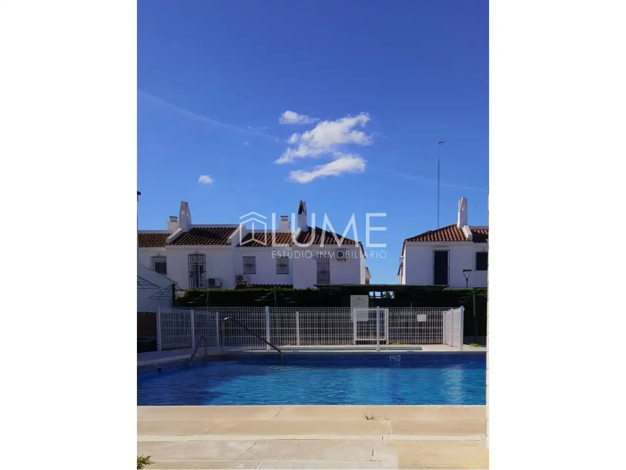 Swimming pool of Houses for sale in Sevilla