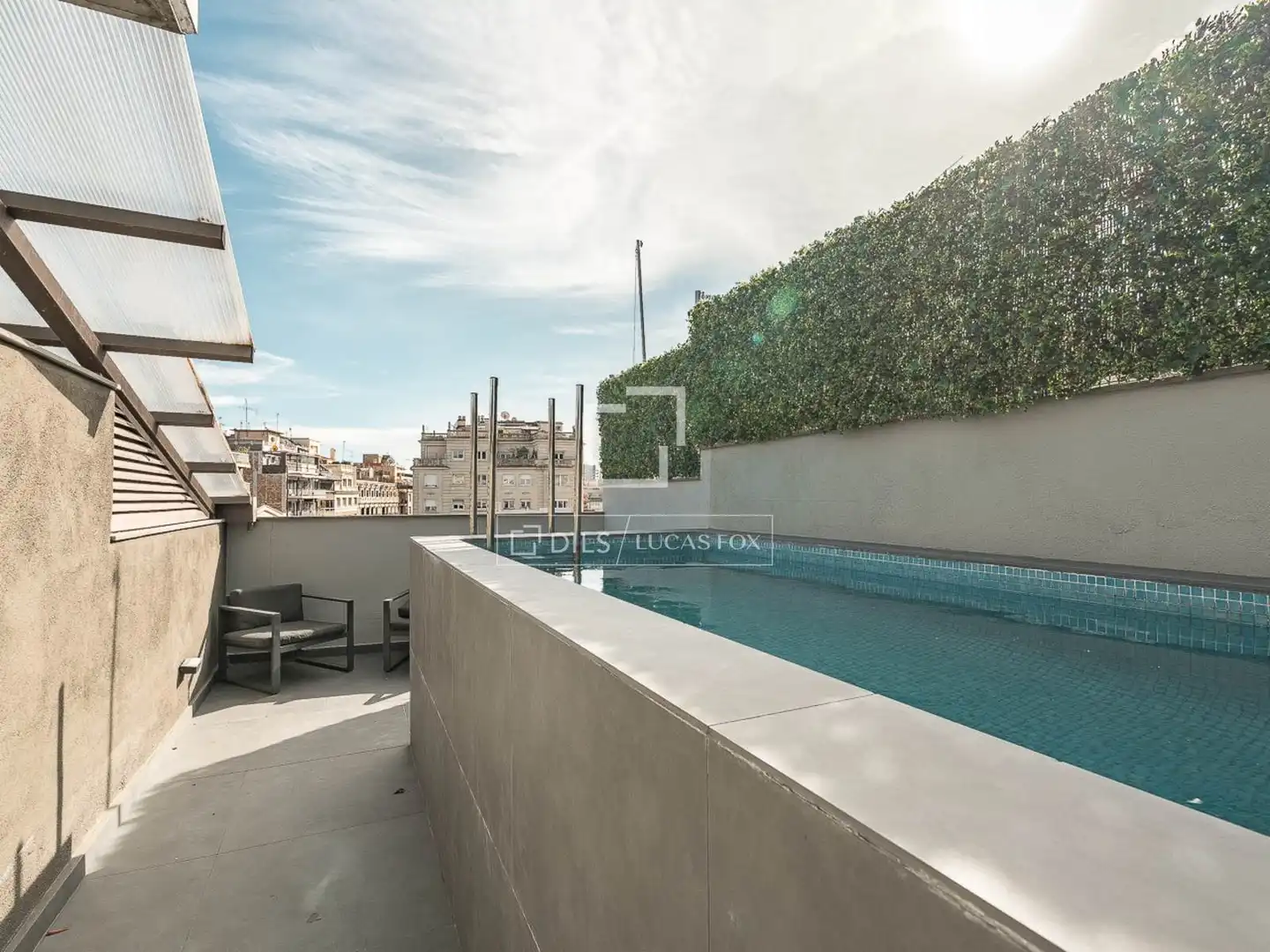 Schwimmbecken von Dachboden zum Verkauf in Barcelona mit Klimaanlage, Heizung und Schwimmbad