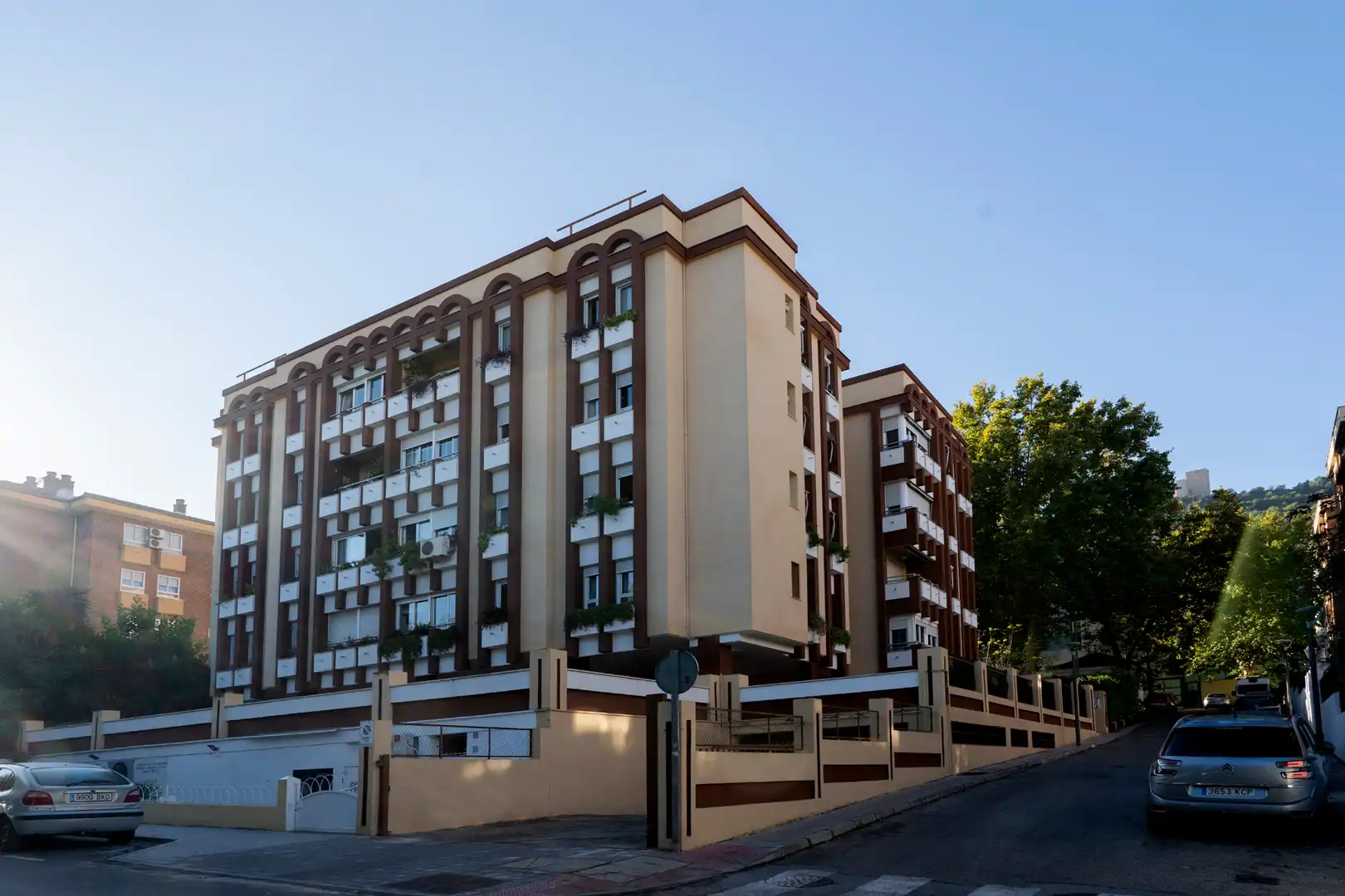 Außenansicht von Wohnung zum Verkauf in Jaén mit Klimaanlage, Heizung und Privatgarten