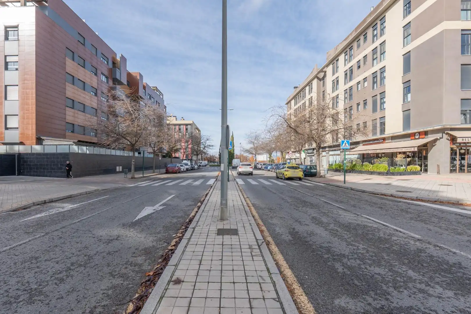 Außenansicht von Wohnung zum Verkauf in Granada mit Heizung, Privatgarten und Balkon