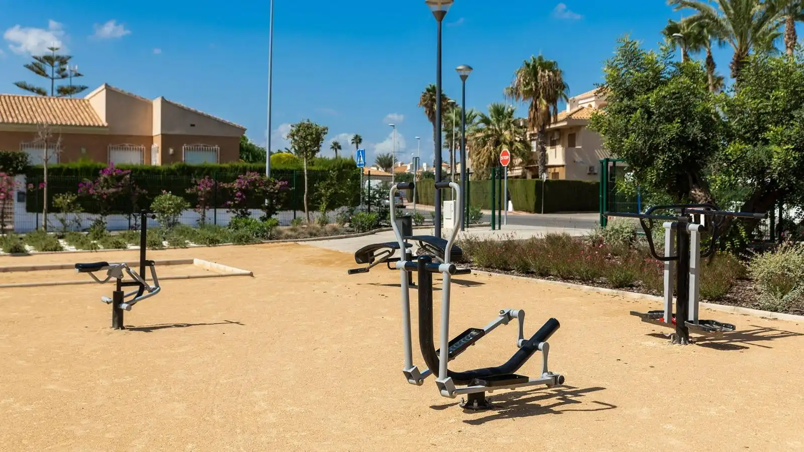 Vista exterior de Planta baixa en venda en Orihuela amb Aire condicionat, Jardí privat i Terrassa