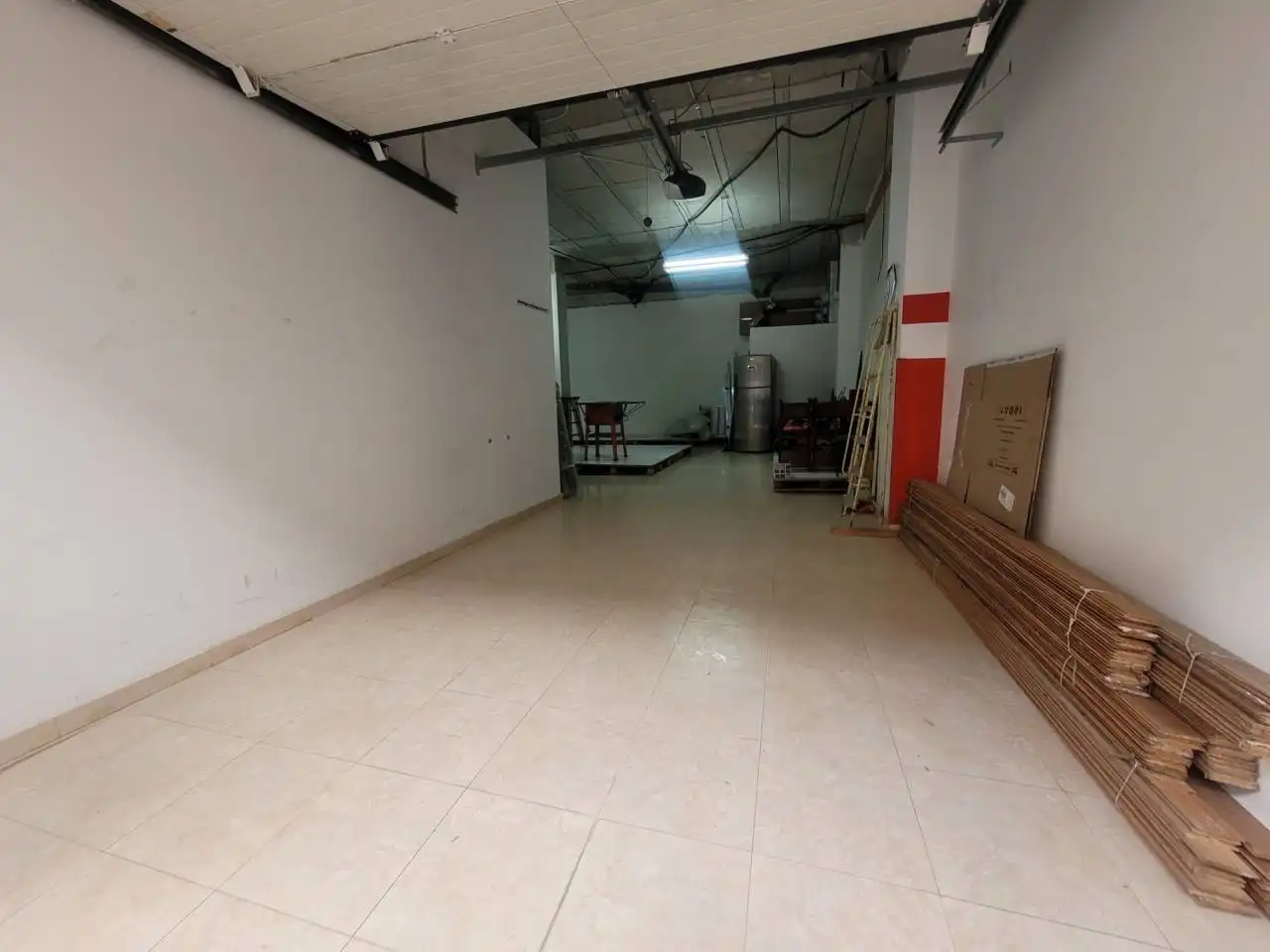 Local comercial en venda a Baza